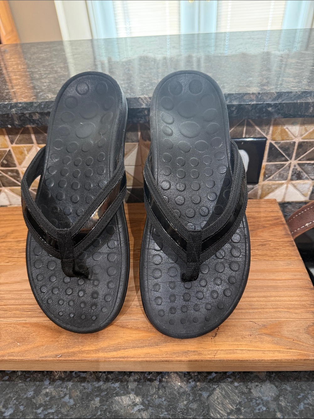 orthaheel Black Women's Flip Flop Sandals